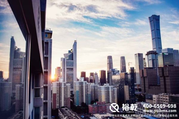 能耗監(jiān)測(cè)系統(tǒng)，數(shù)據(jù)分析，報(bào)告生成，多平臺(tái)支持